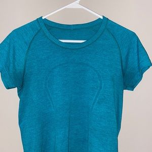 Large Lululemon workout shirt